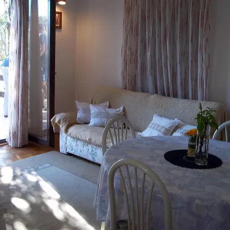 Branka Holiday home Petrcane