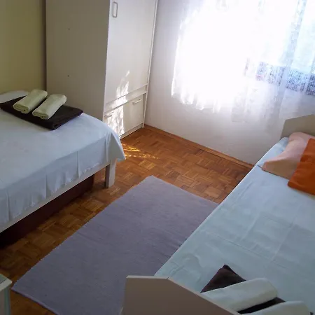 Branka Holiday home Petrcane